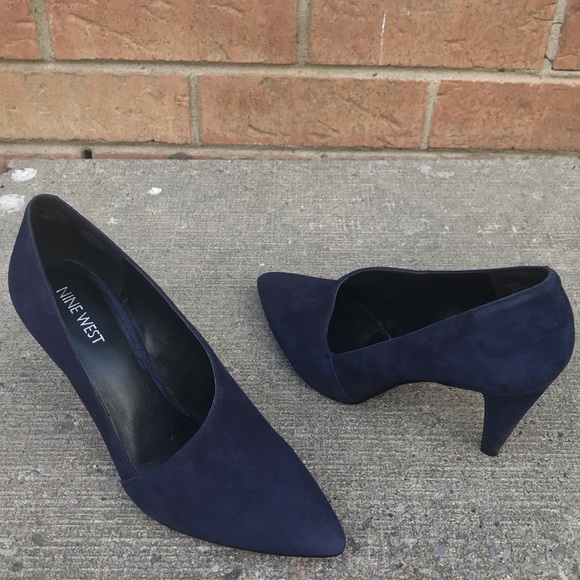 NINE WEST  Proud Mama Navy Suede Pump, size 7.5 - Picture 2 of 8